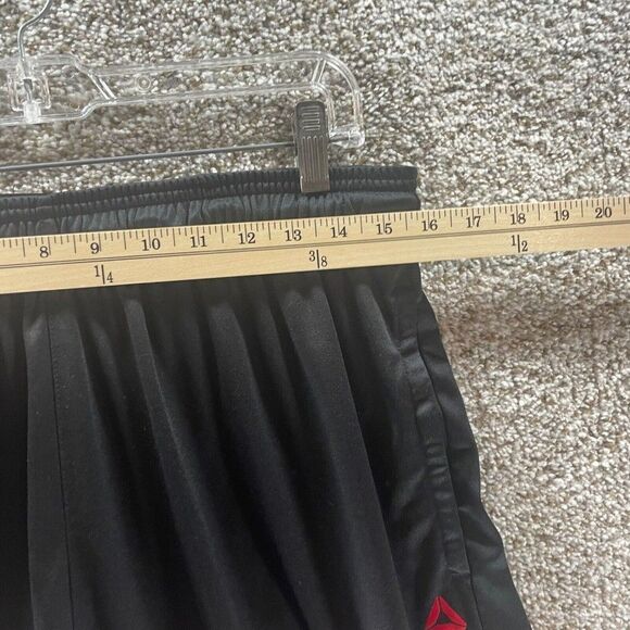 Reebok Shorts Mens Large Black Red Athltic Gym Running Pockets Casual Logo Run - Picture 4 of 12